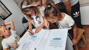 AF76870A-7026-49F0-B9D7-541A3AEBDE79